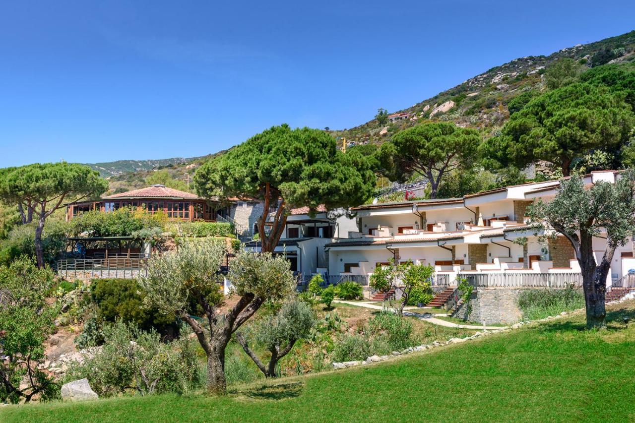 Hotel Baia Imperiale Spiaggia di Cavoli Eksteriør billede