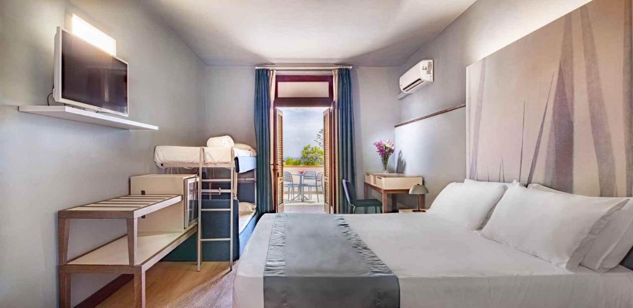 Hotel Baia Imperiale Spiaggia di Cavoli Eksteriør billede