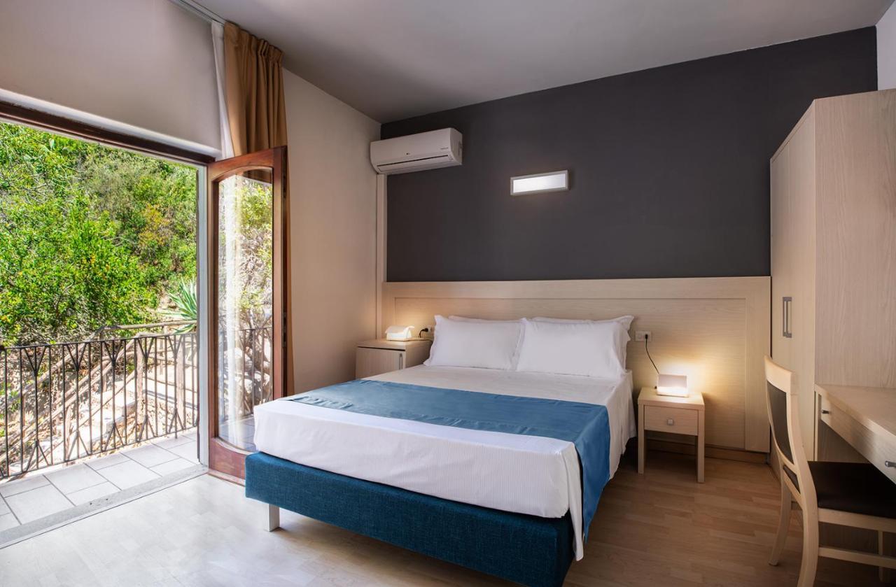 Hotel Baia Imperiale Spiaggia di Cavoli Eksteriør billede