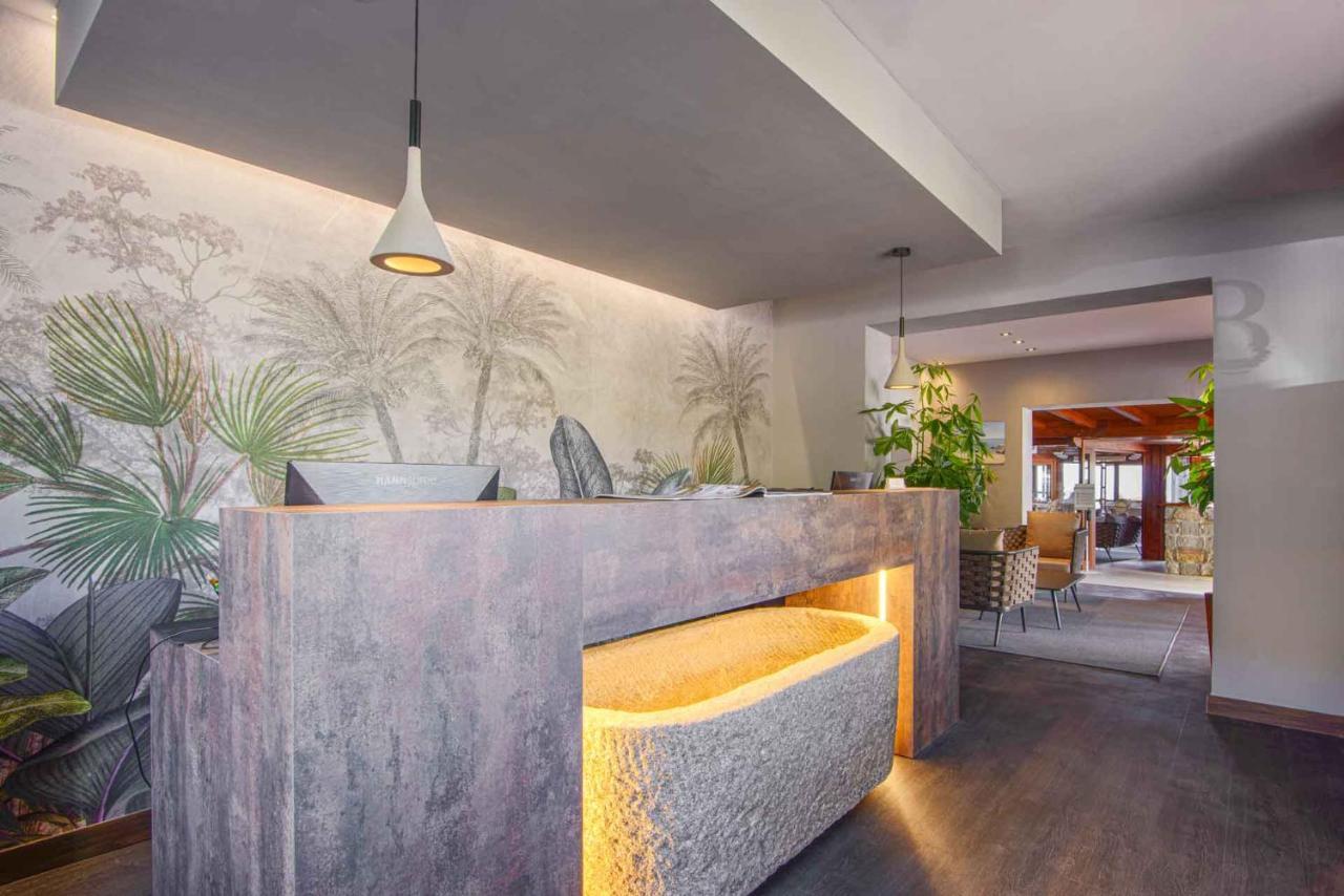 Hotel Baia Imperiale Spiaggia di Cavoli Eksteriør billede