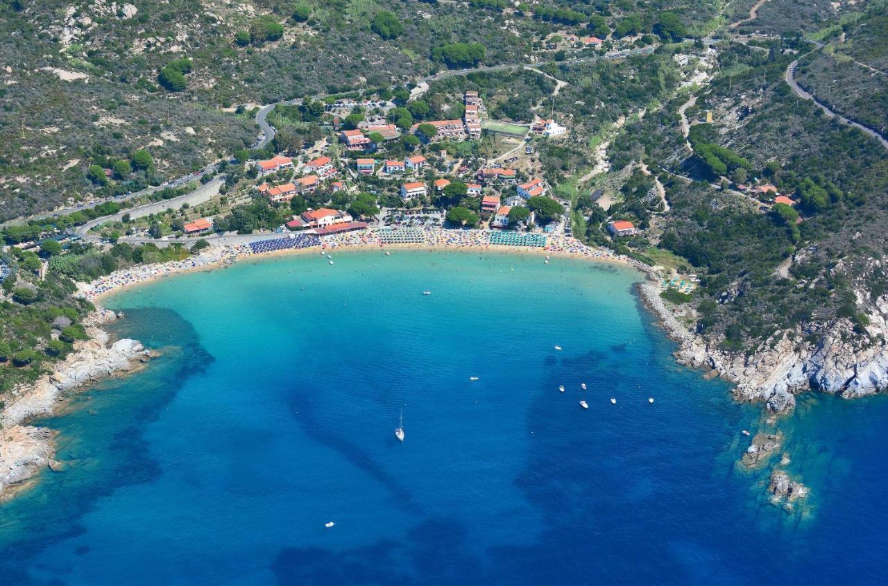 Hotel Baia Imperiale Spiaggia di Cavoli Eksteriør billede