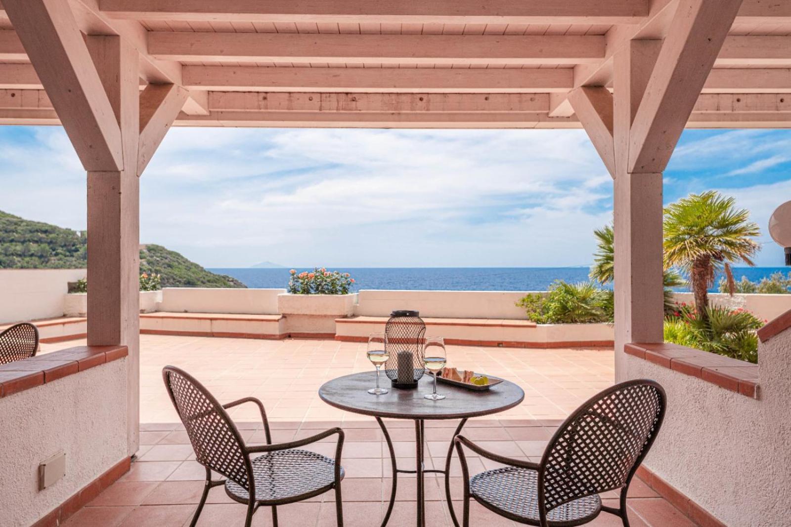 Hotel Baia Imperiale Spiaggia di Cavoli Eksteriør billede